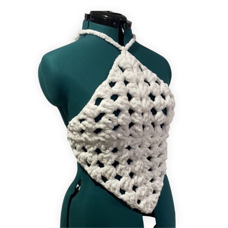 SNOW WHITE - DIAMOND CROCHET TOP