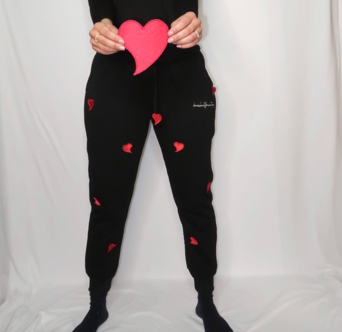 SWEATPANTS - AMOR MIO IN BLACK